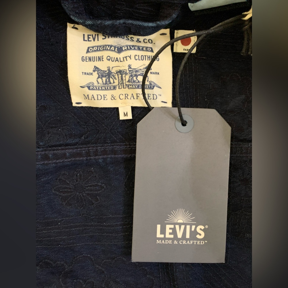 NWT Levi’s Men’s Size M Embroidered Trucker Jacket - Picture 7 of 13